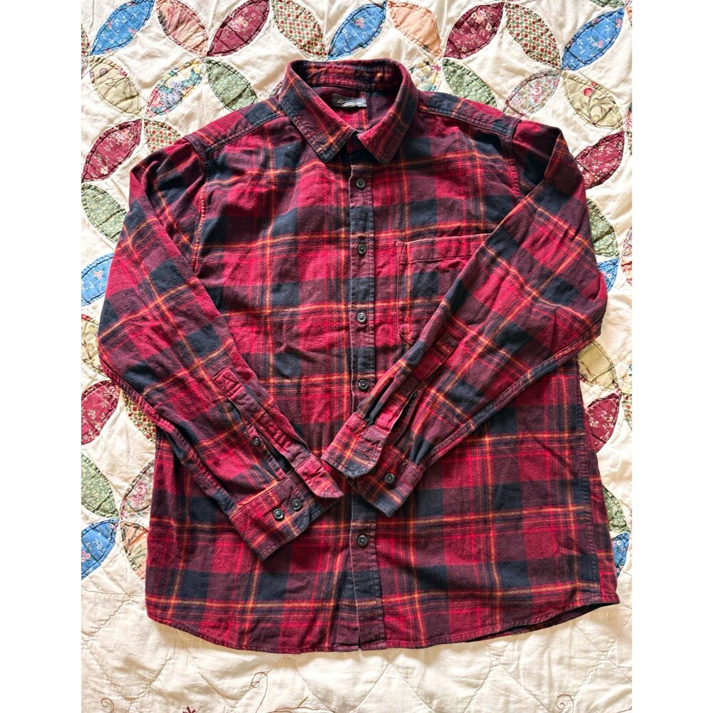 Eddie Bauer Men's L Red/Black Plaid Flannel Cotton Long Sleeve Button-Up Shirt